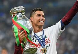 九游体育-关于克里斯蒂亚诺莫拉塞冷酬劳喜快欧预赛冠军的信息