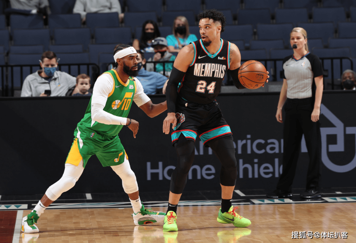 九游APP-包含爵士全面发挥实力，击溃对手获得胜利的词条