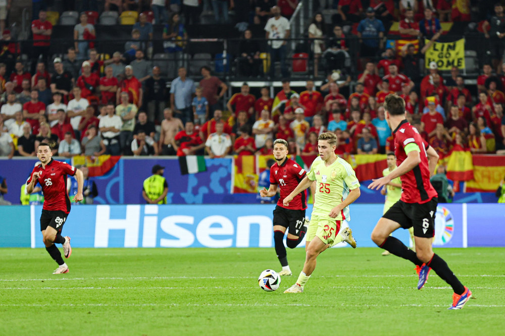 西班牙战胜克罗地亚,摆脱小组赛困境的简单介绍 西班牙战胜克罗地亚,摆脱小组赛困境的简单介绍