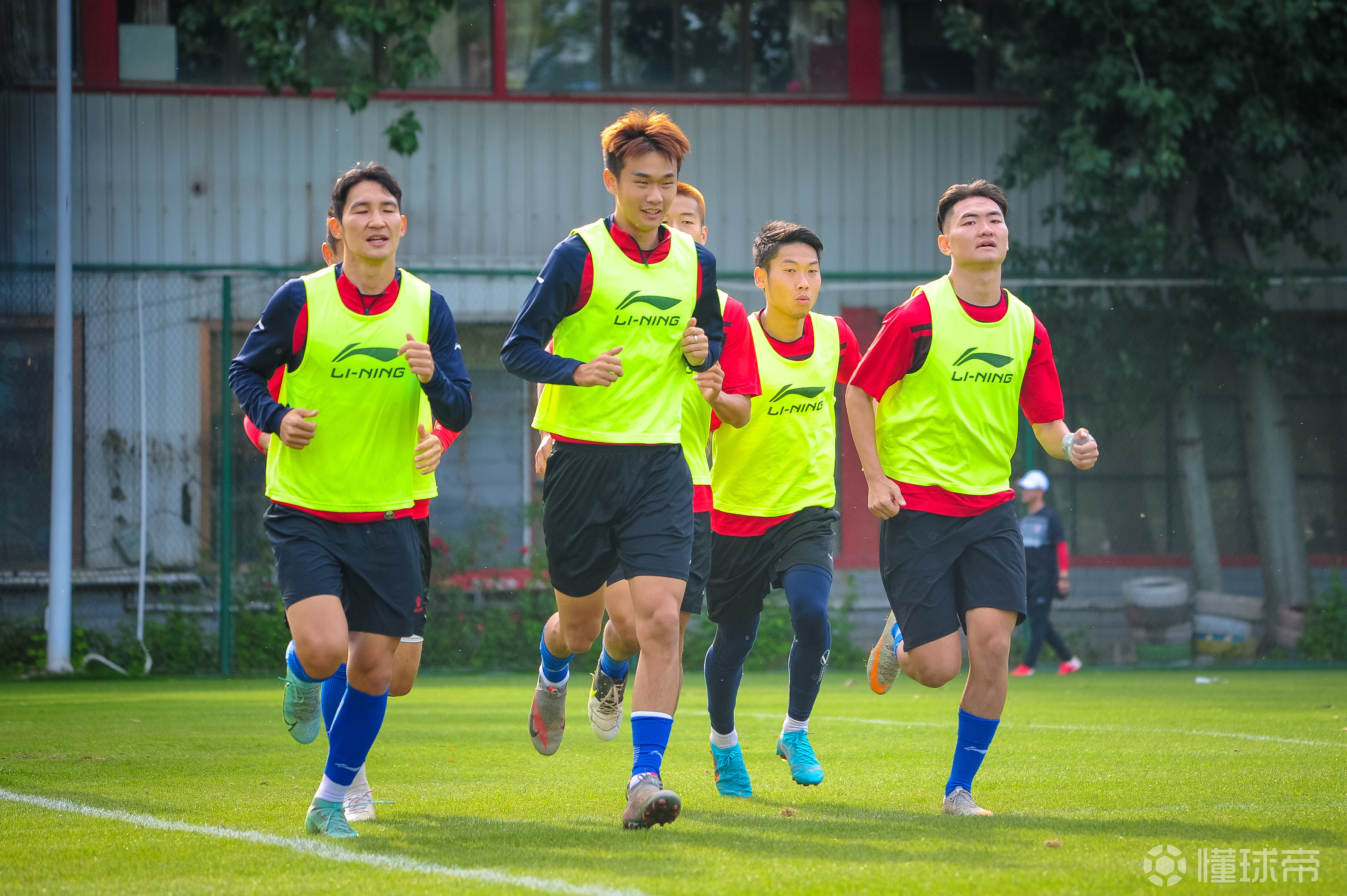 九游娱乐首页-青岛黄海积极训练备战比赛，振奋人心的士气的简单介绍