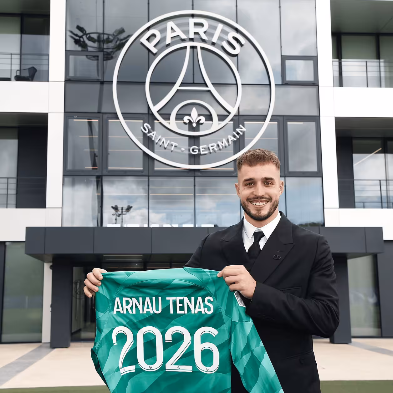 九游娱乐app下载-巴黎圣日耳曼队官方确认签约巴西后卫，补强防线的简单介绍