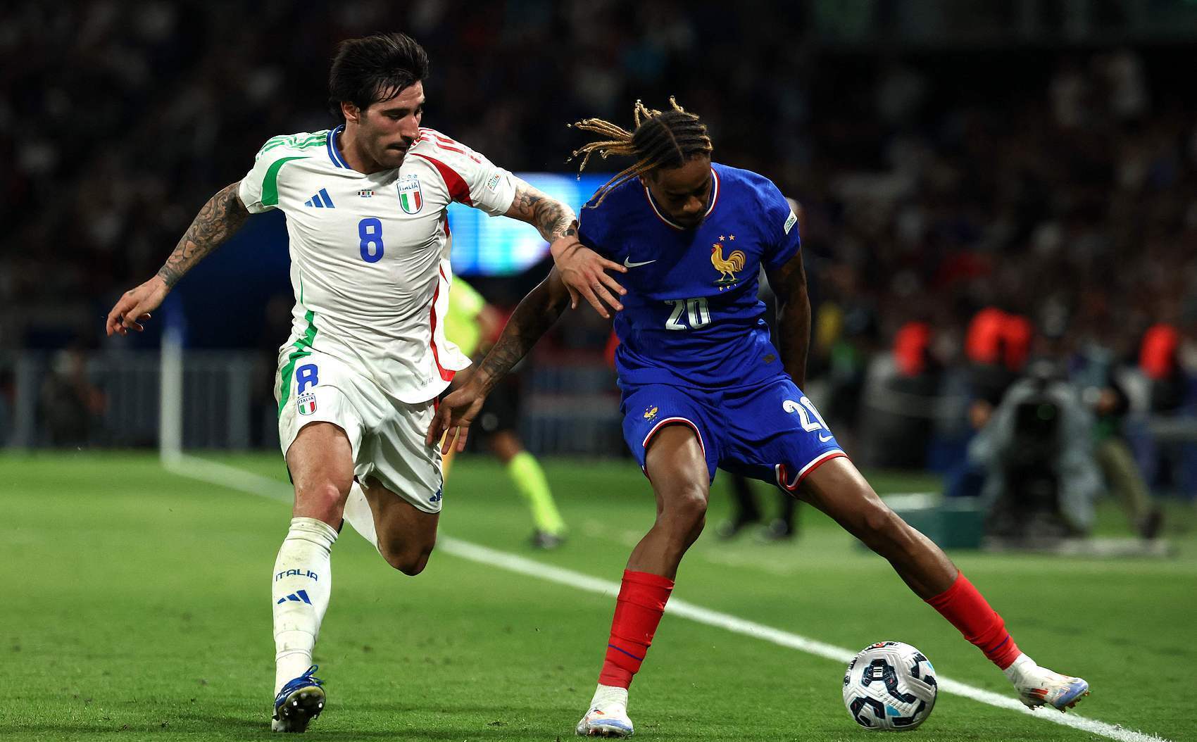 关于国家队欧国联赛事表现优异，欧锦赛走势备受瞩目的信息