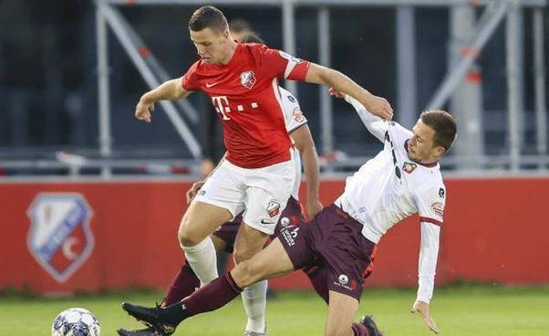 埃瓦尔客场逆袭，意外取得胜利的简单介绍