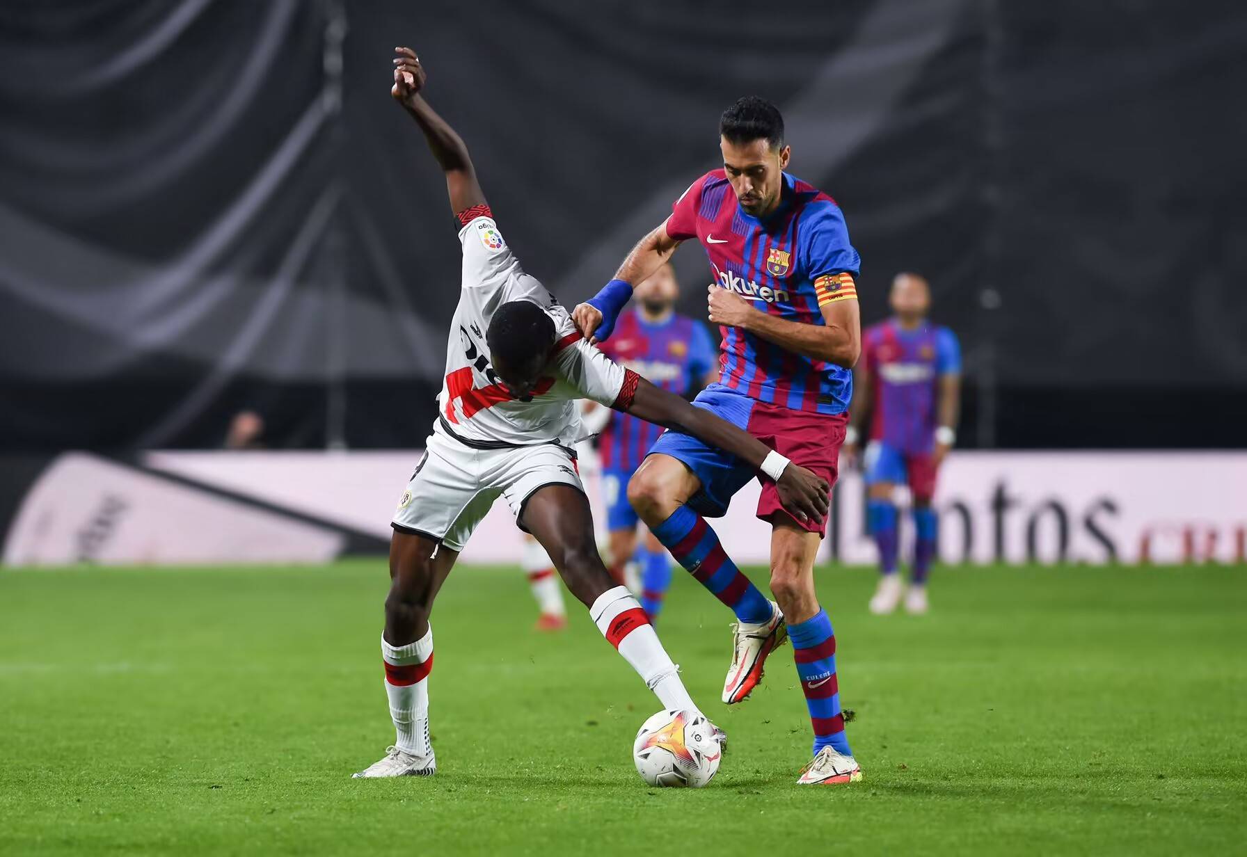 关于塞维利亚客场逆转，巴萨失分遭遇尴尬的信息