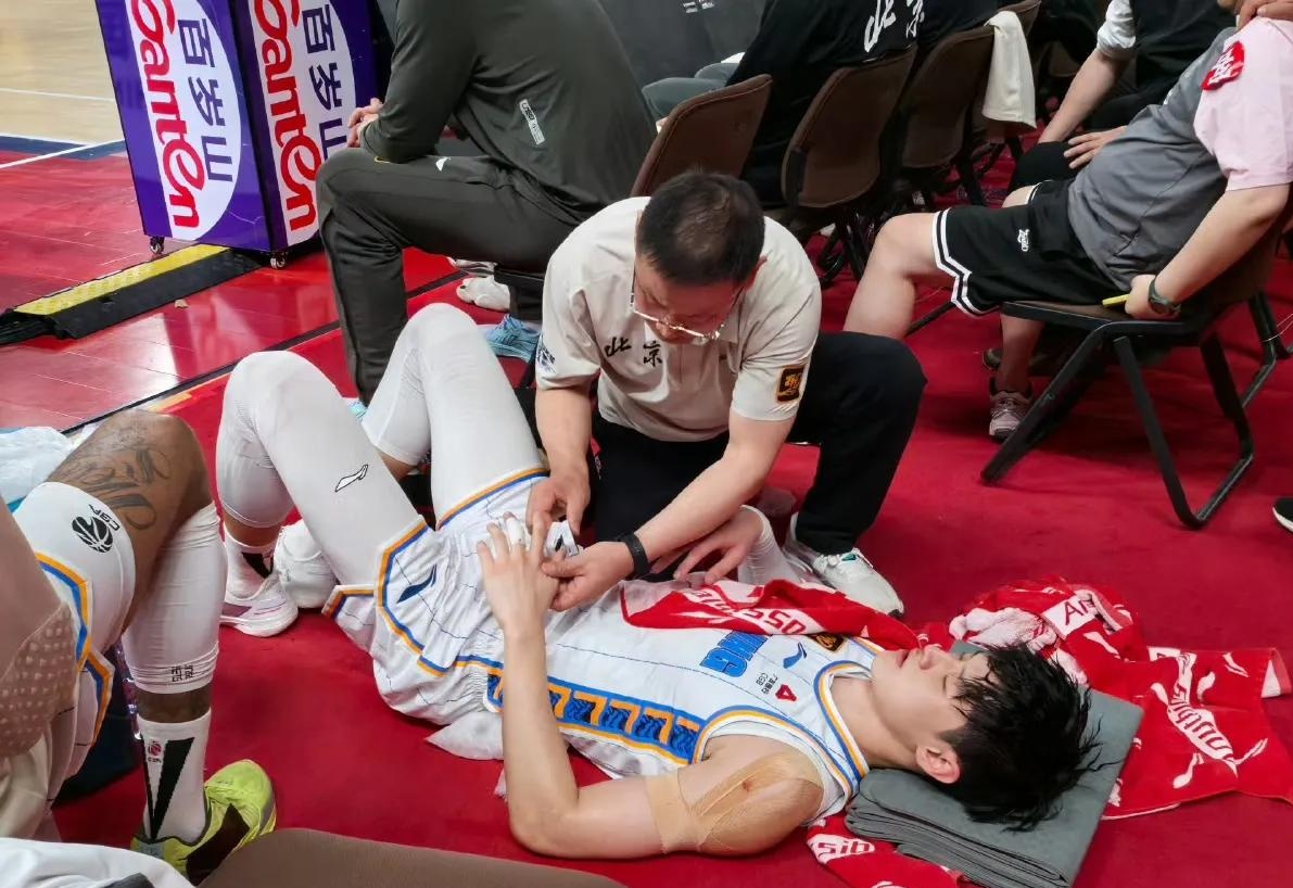 山西男篮客场落败，被河南队击溃