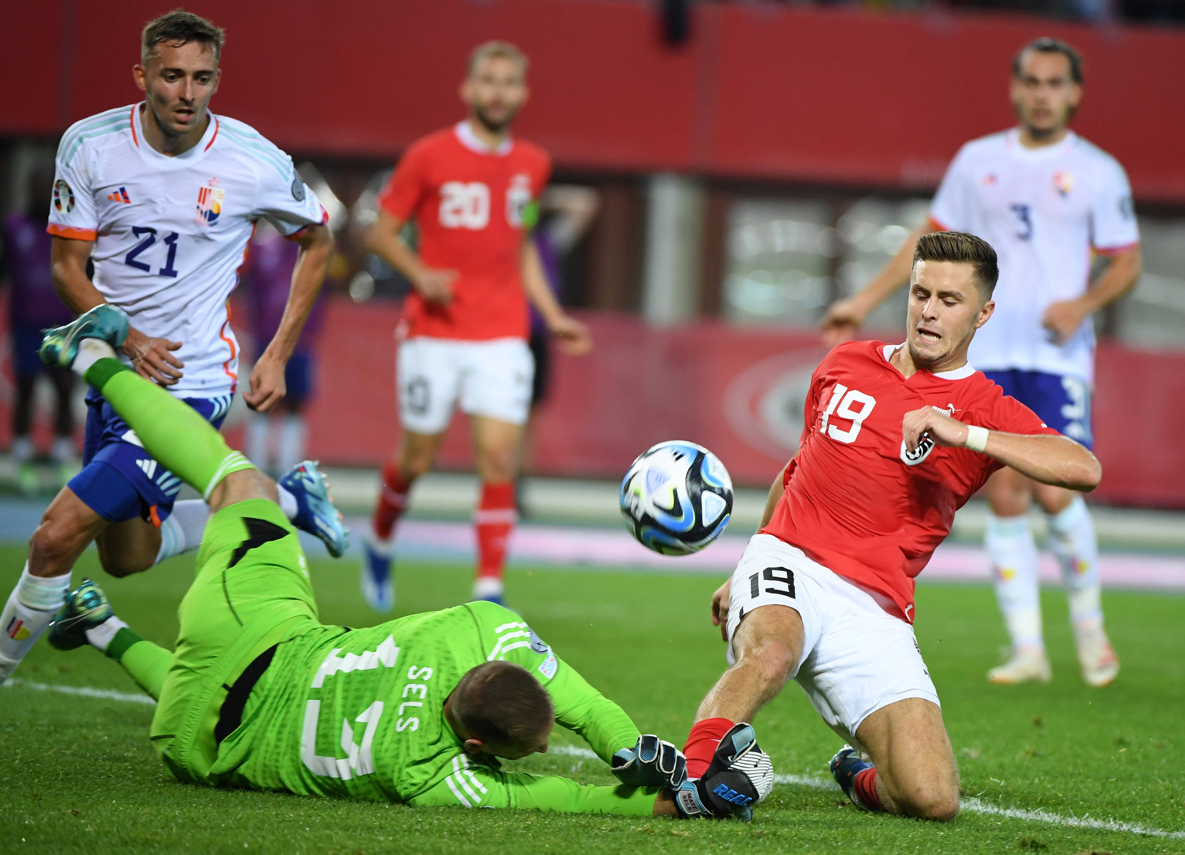 九游娱乐官方网站-比利时队成功晋级欧锦赛决赛阶段