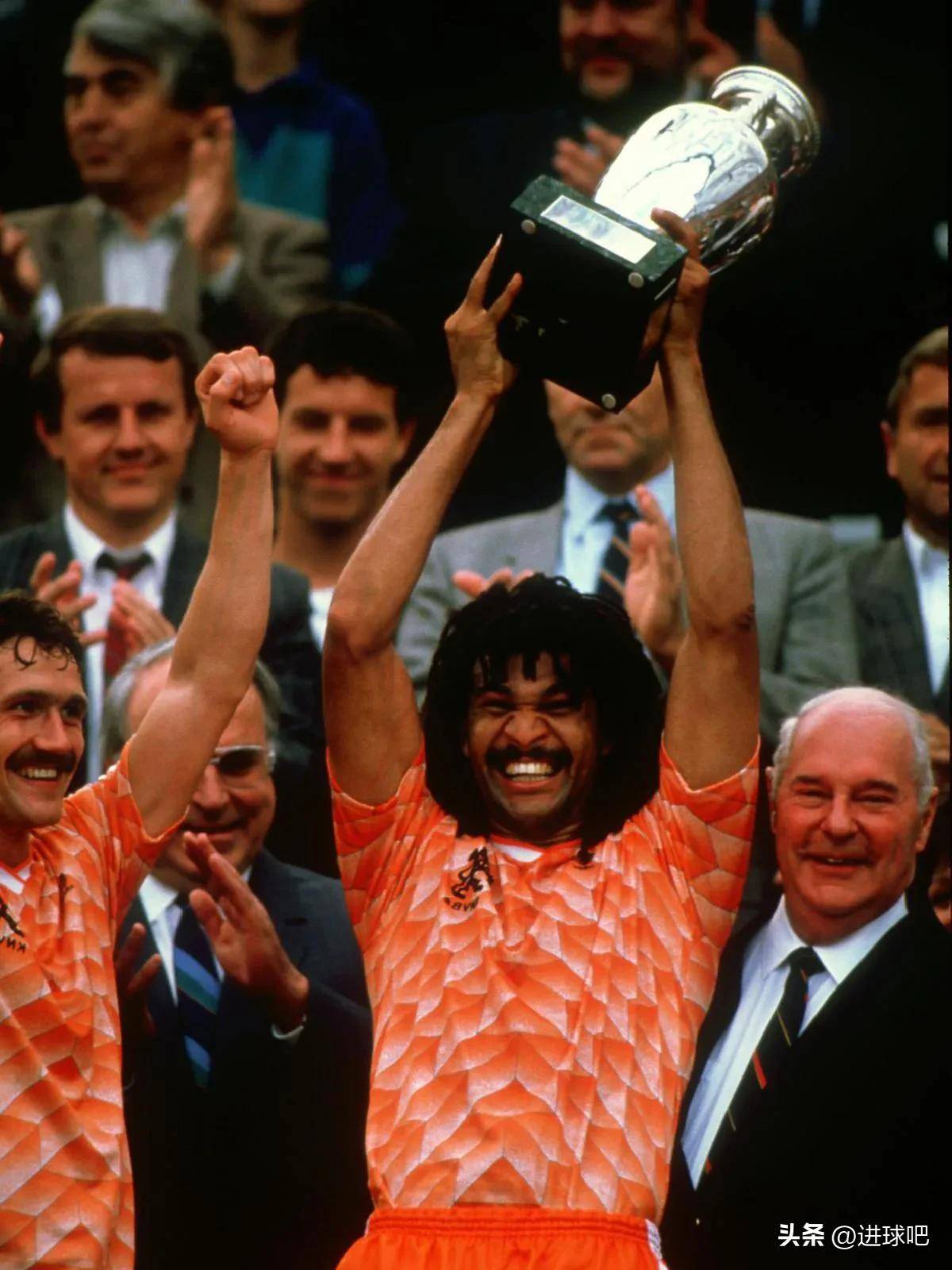 包含荷兰VS德国：强强对话冠军气质尽显的词条