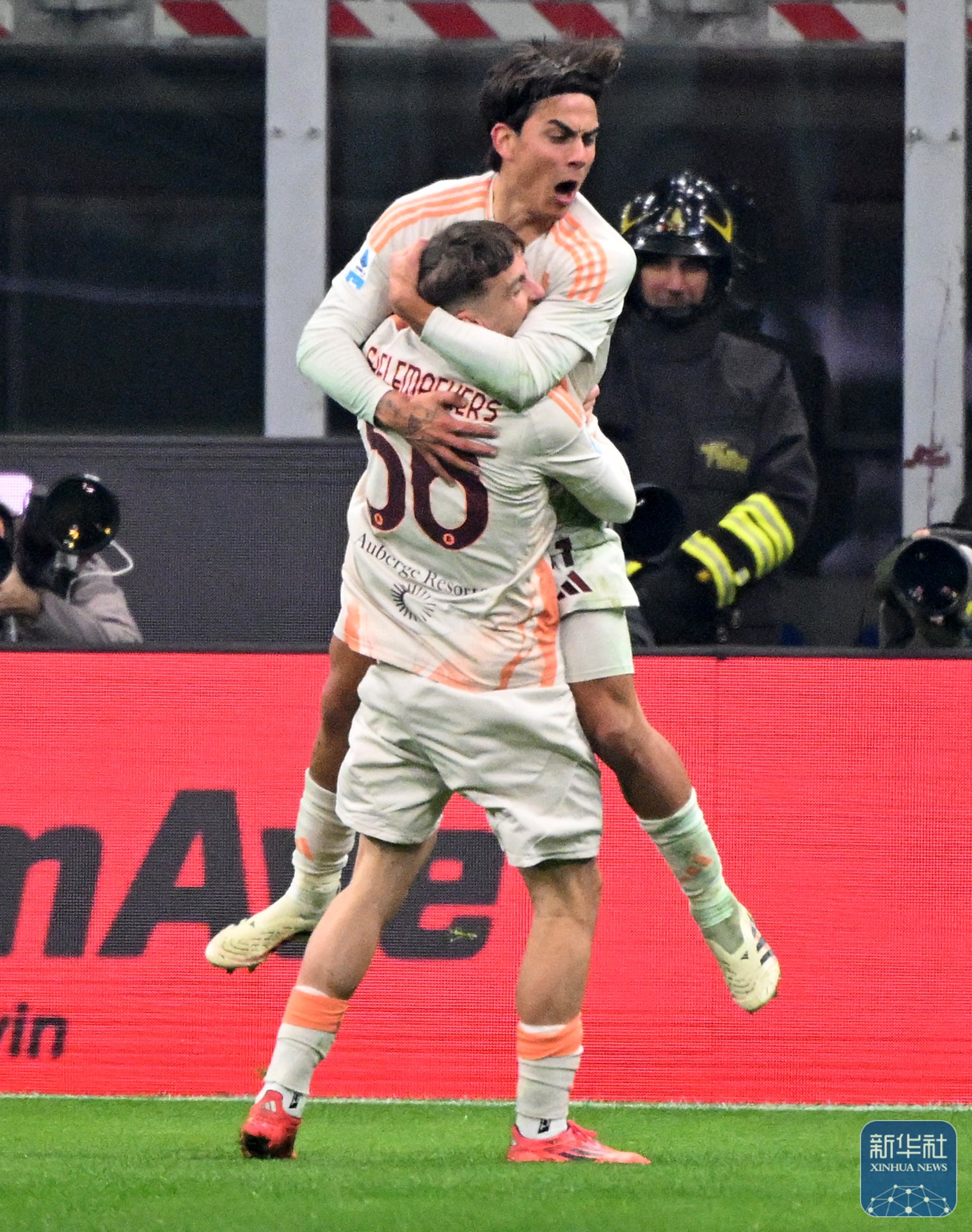 关于AC米兰球员备战磨合期迎战疲劳战队的信息