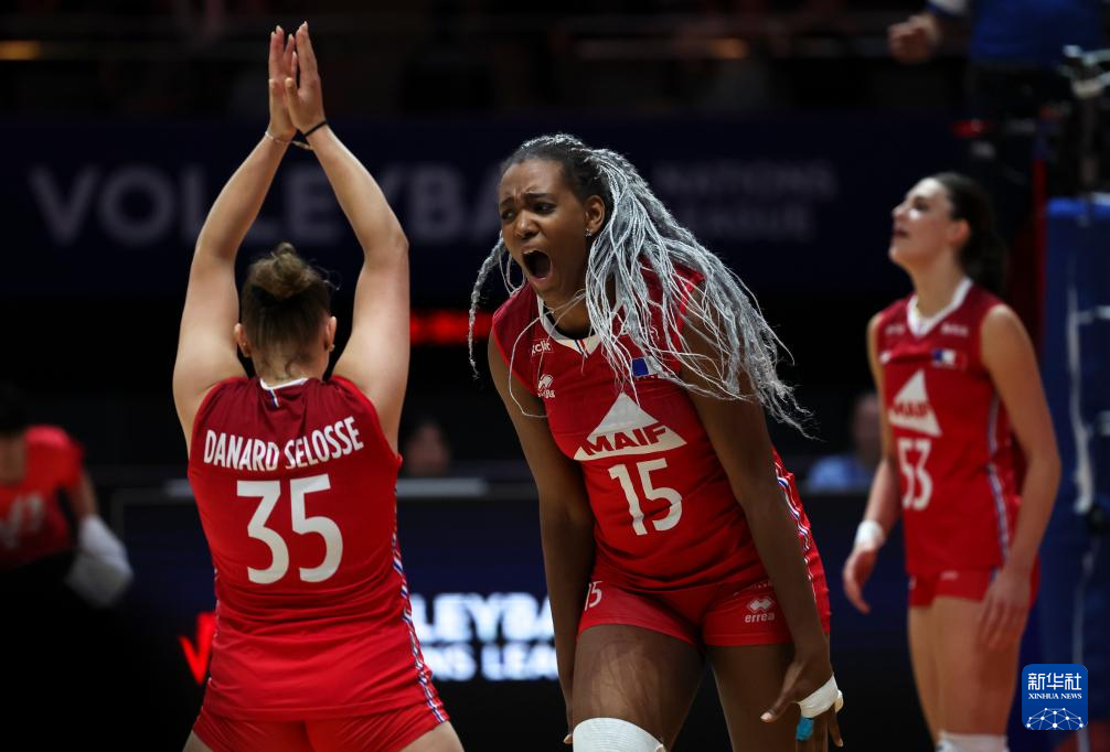 九游体育平台-比利时队大获全胜，晋级欧锦赛八强比赛