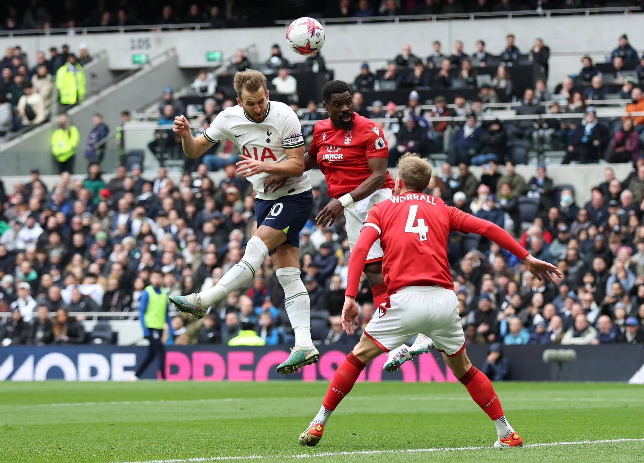 热刺客场不敌,战绩依旧低迷 热刺客场不敌,战绩依旧低迷