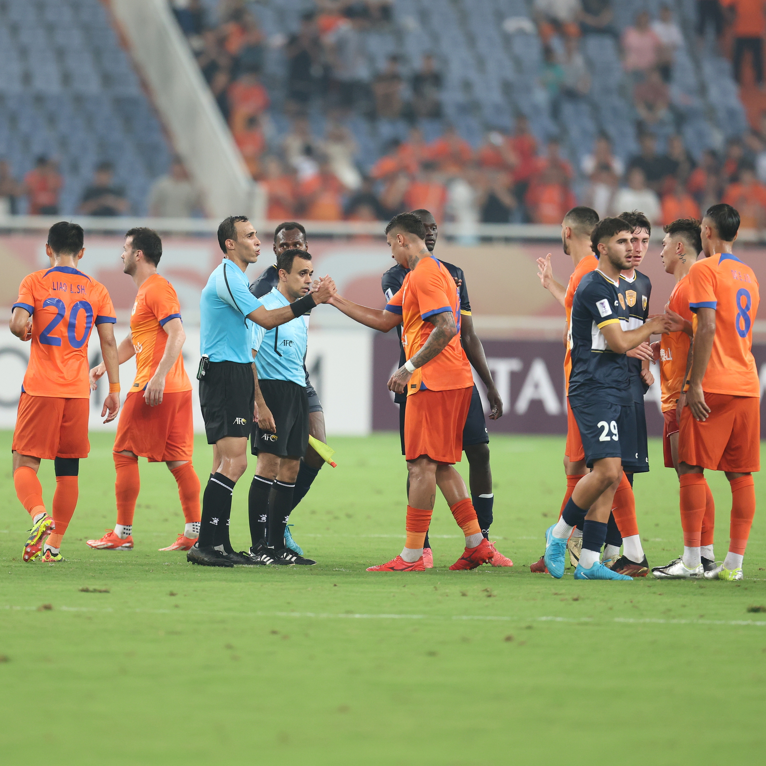 九游官网-东亚足球俱乐部遭遇紧张比赛