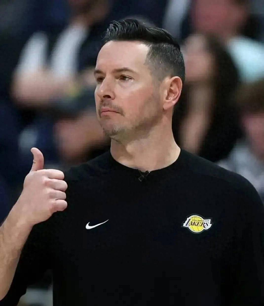 九游娱乐首页-加拿大冰球名将詹姆斯回归重返赛场崇尚公益