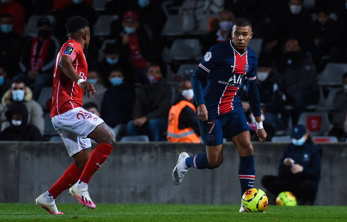 圣埃蒂安遭遇連敗,排名急剧下滑 圣埃蒂安遭遇連敗,排名急剧下滑