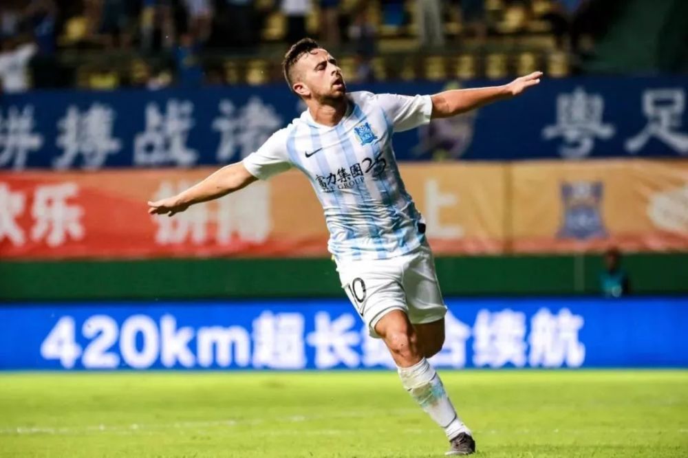 九游娱乐入口-富力客场逆转取胜，队伍表现抢眼