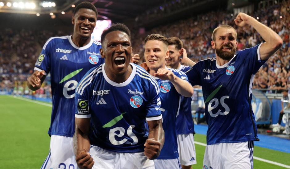 里昂在球场上表现出色，取得连胜