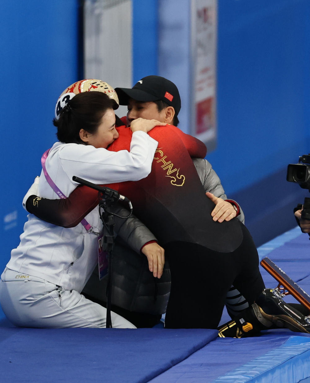 包含短道速滑白俄罗斯选手斩获金牌的词条