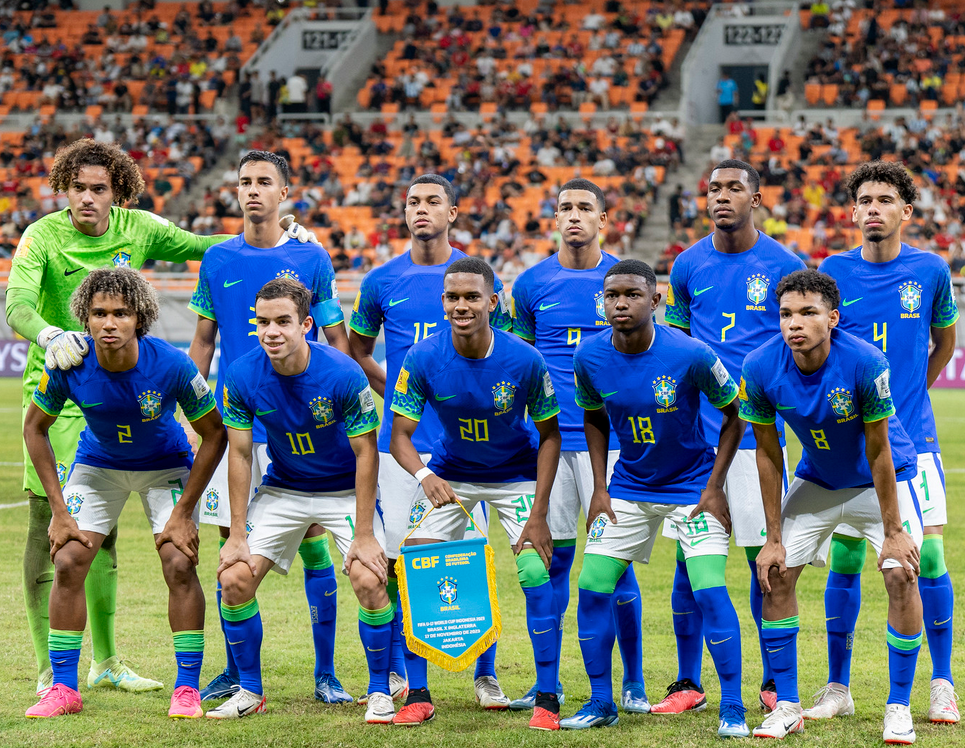 九游娱乐官方-波兰队成功逆袭，力挫英格兰豪强