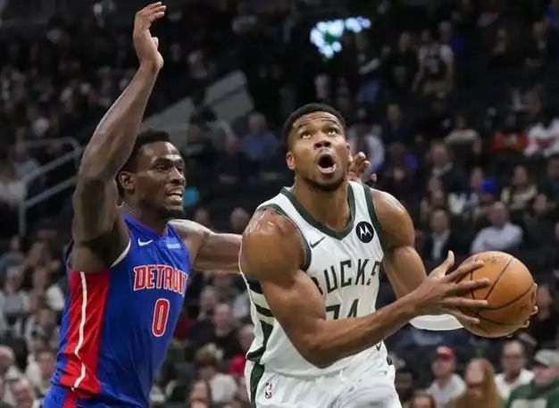 雄鹿队凭借阿德托昆博的精彩表现，轻松晋级