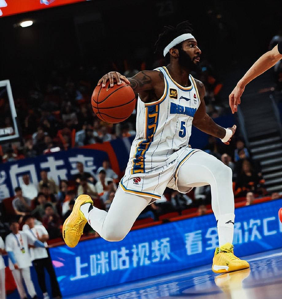 九游官网-北京男篮艰难逆转，成功击败对手