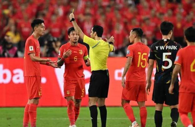 足球豪门争霸，球队集结备战磨练实力