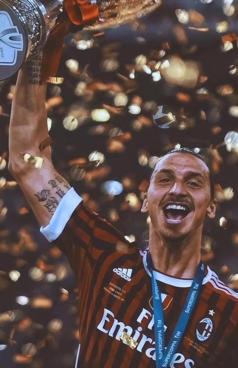 米兰战胜贝内文托，伊布神奇攻入两球