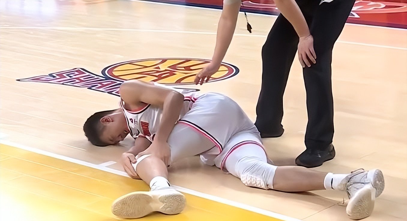 篮球精英赛事连番激烈较量，球员技术不断进步的简单介绍