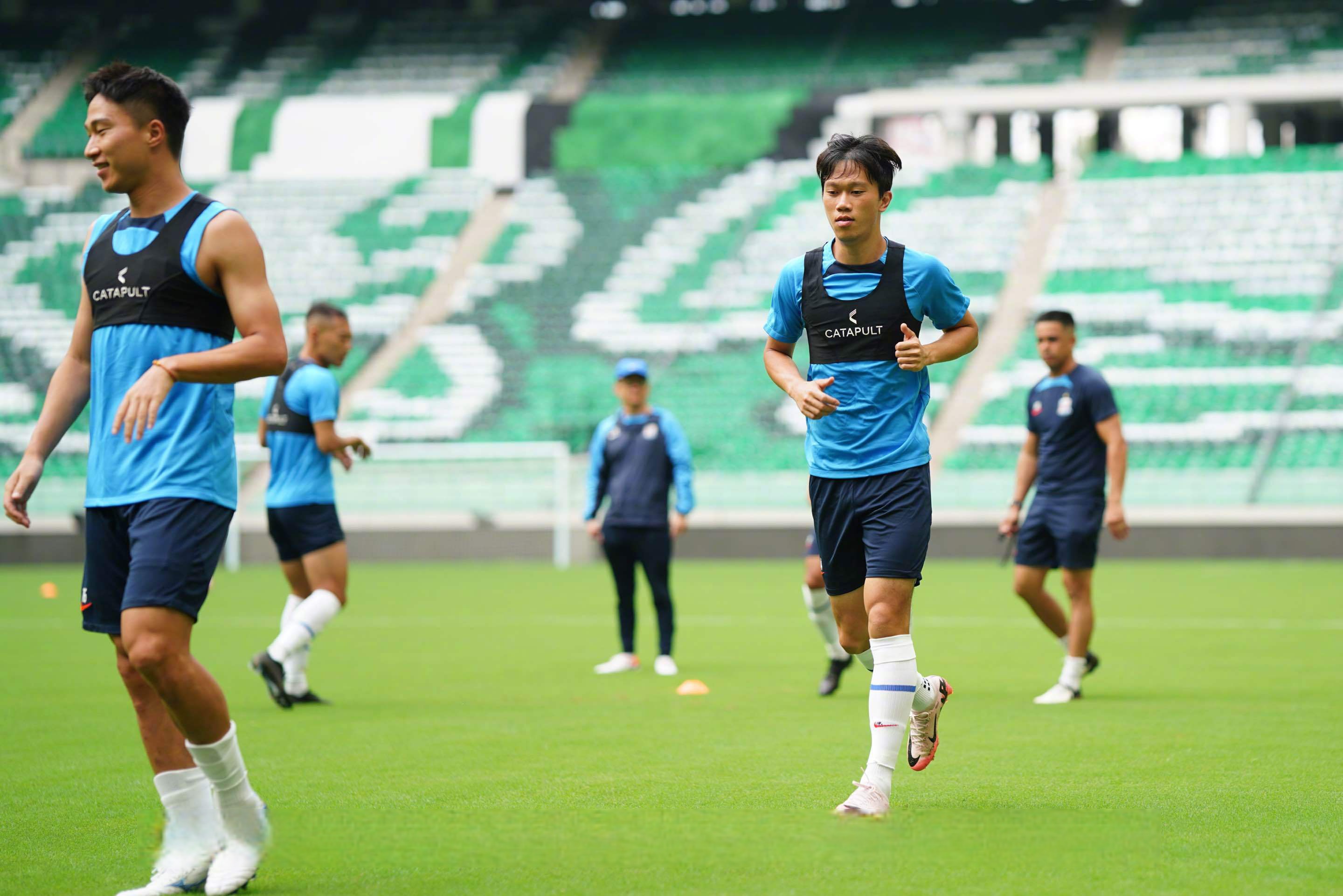 九游体育-关于比赛中球员个人能力发挥，长短传有序串联进攻的信息