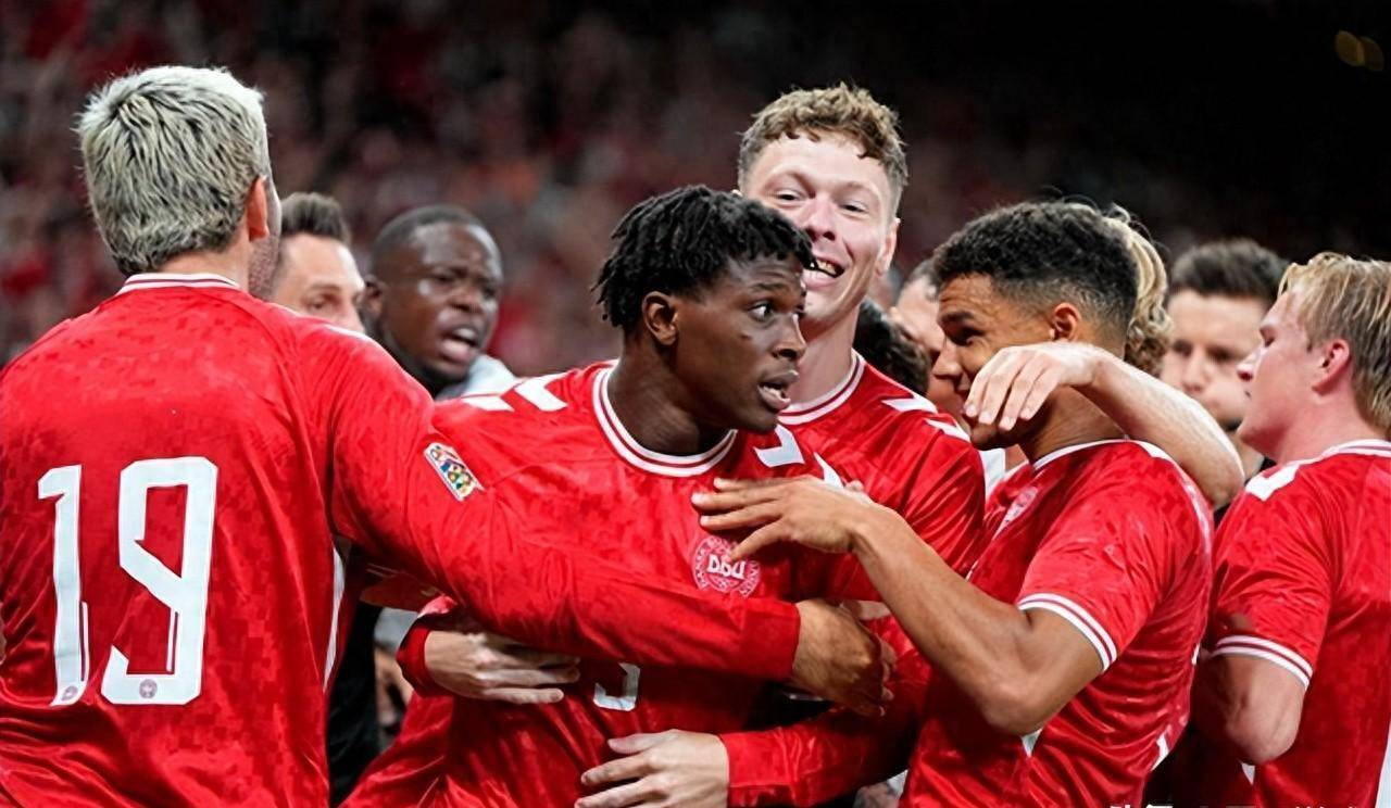 丹麦队在欧洲足球赛事中获得辉煌战绩