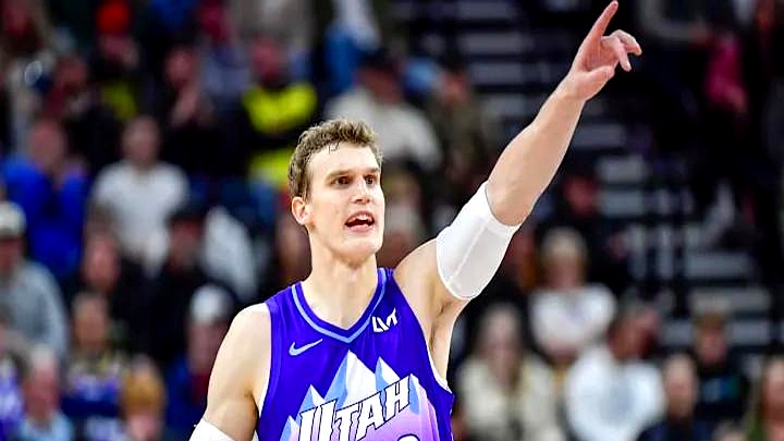 犹他爵士球员连续得分,助球队逆转比赛 犹他爵士球员连续得分,助球队逆转比赛