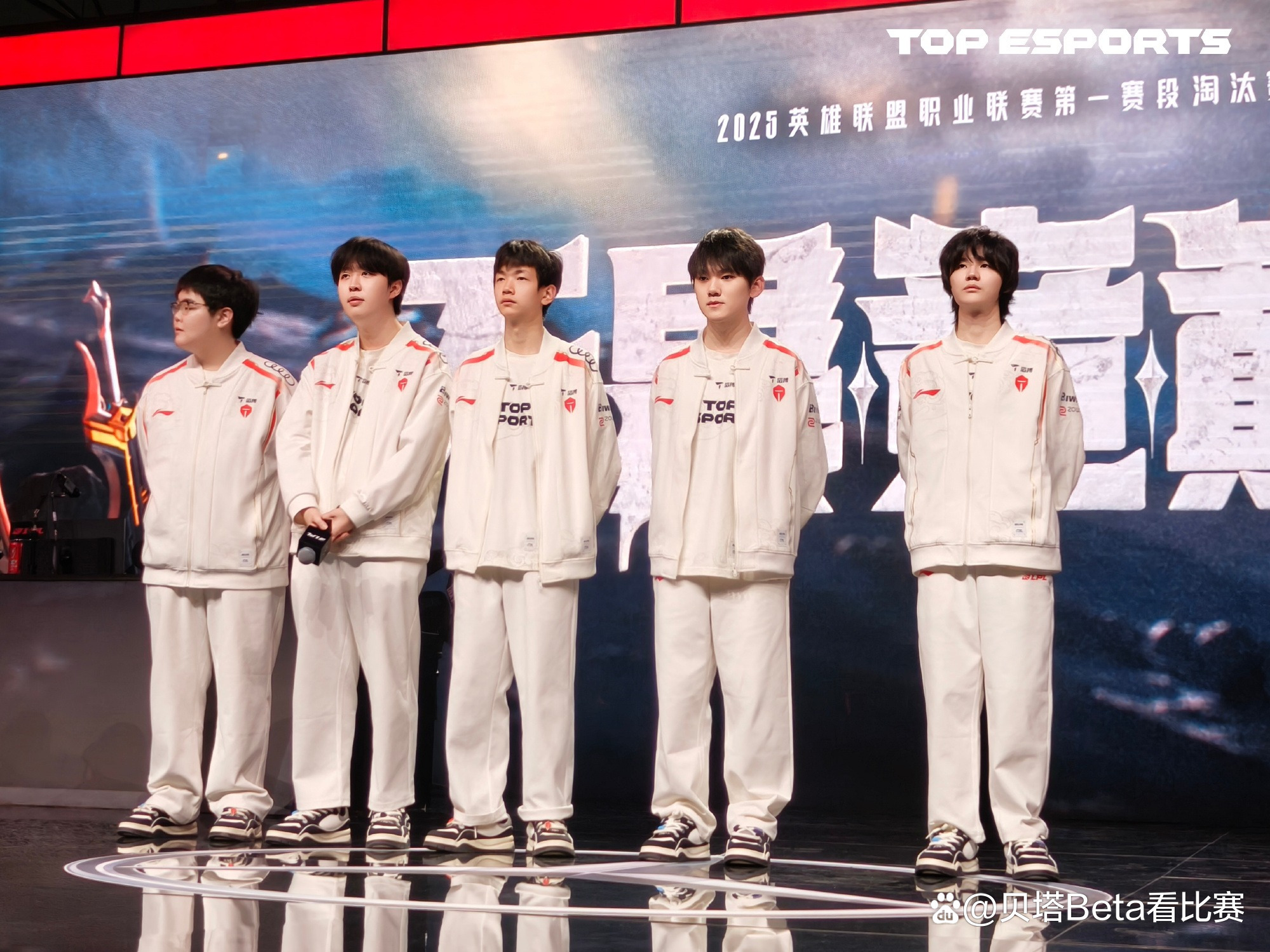 HLE轻取T1,Canyon团战一打五激烈交锋八强赛,留下经典瞬间 HLE轻取T1,Canyon团战一打五激烈交锋八强赛,留下经典瞬间