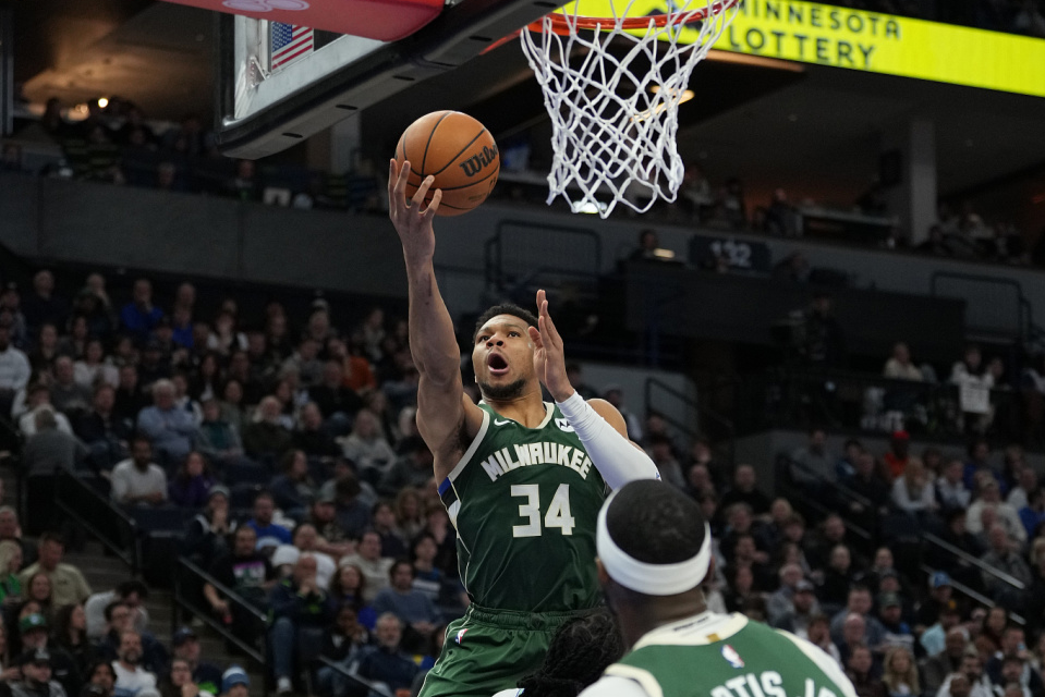 雄鹿擒森林狼，取得五连胜