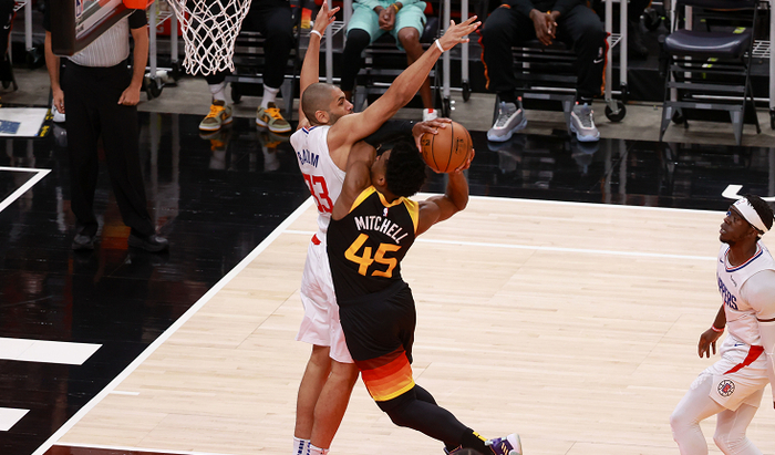 包含快船碾压爵士,西亚卡姆刷新纪录的词条 包含快船碾压爵士,西亚卡姆刷新纪录的词条