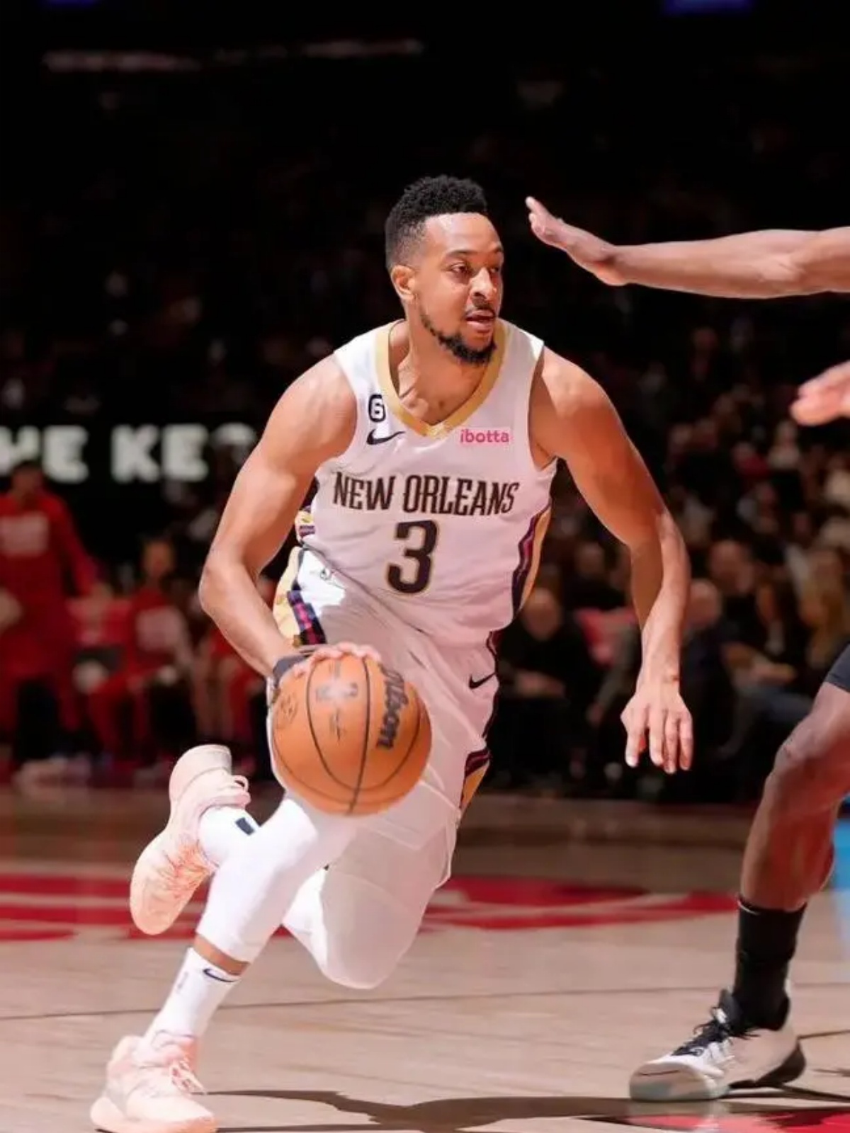 勇士力克北京队，麦科勒姆关键制胜