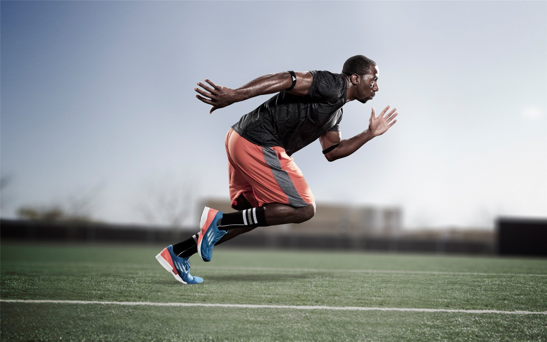 九游娱乐官方-当F1车手化身关键先生，塔图姆式绝杀在赛道上演